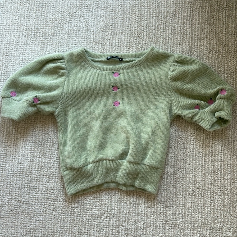 Green sweater vest top